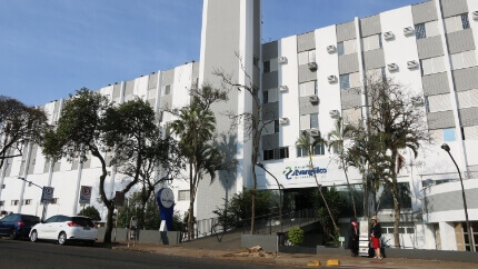 imagem de capa do blog, da frente do hospital